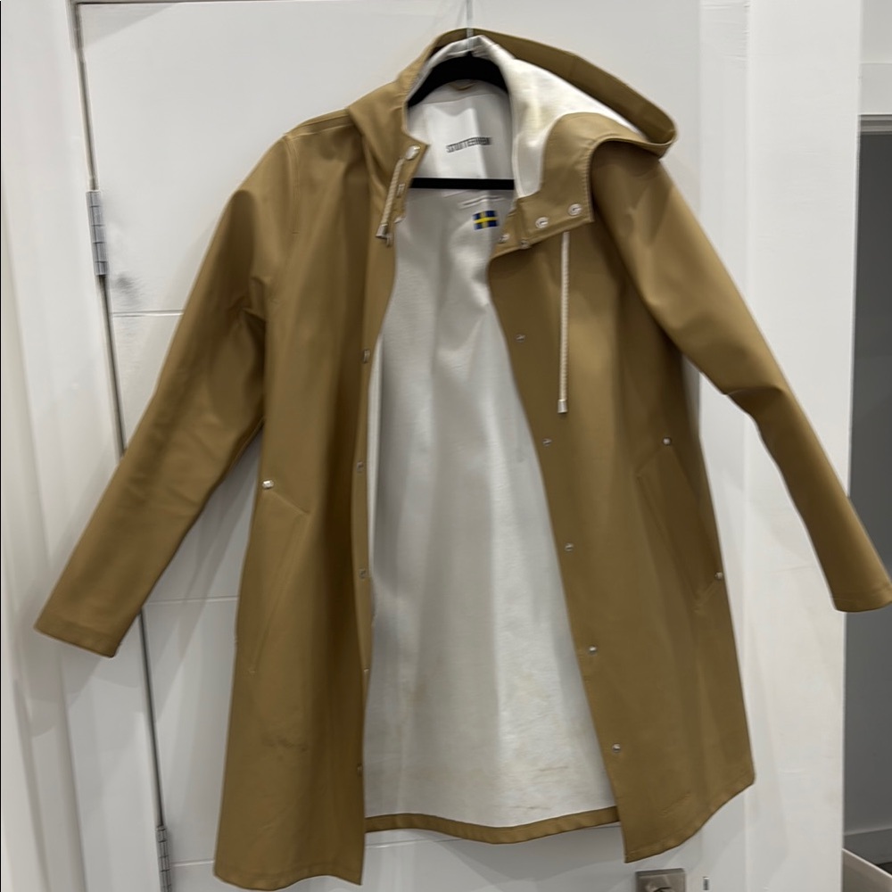 Stutterheim Women's Tan Hooded Raincoat - Mosebacke